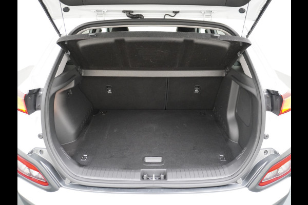 Hyundai Kona EV 64kWh 204pk Premium Leer Head-Up Display Apple Carplay Android Navi Camera Elektr.Stoelen+Verwarmd Adaptive Cruise/Stop&Go Ze Pdc Subwoofer Bluetooth Dodehoek detector Privacy Glas Rijstrooksensor