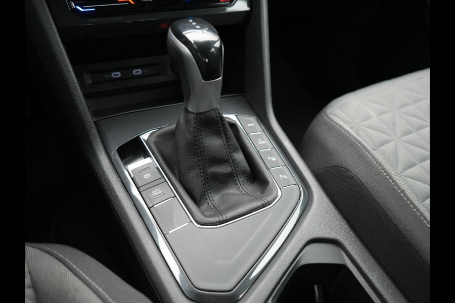 Volkswagen Tiguan eHybrid Life Edition Plug In Hybrid 245pk PHEV | Adaptive Cruise | Verwarmde Stoelen & Stuur | Lane Assist | Virtual | Navigatie | DAB |