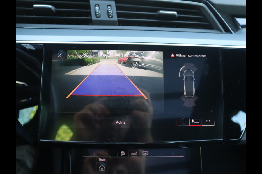 Audi e-tron 50 quattro Business edition Plus 71 kWh / Panoramadak / Sportstoelen