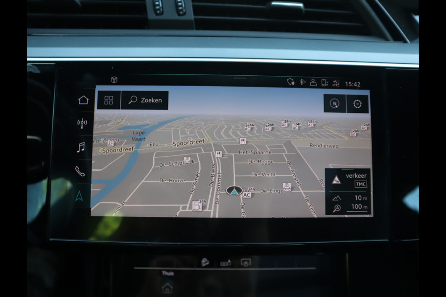 Audi e-tron 50 quattro Business edition Plus 71 kWh / Panoramadak / Sportstoelen