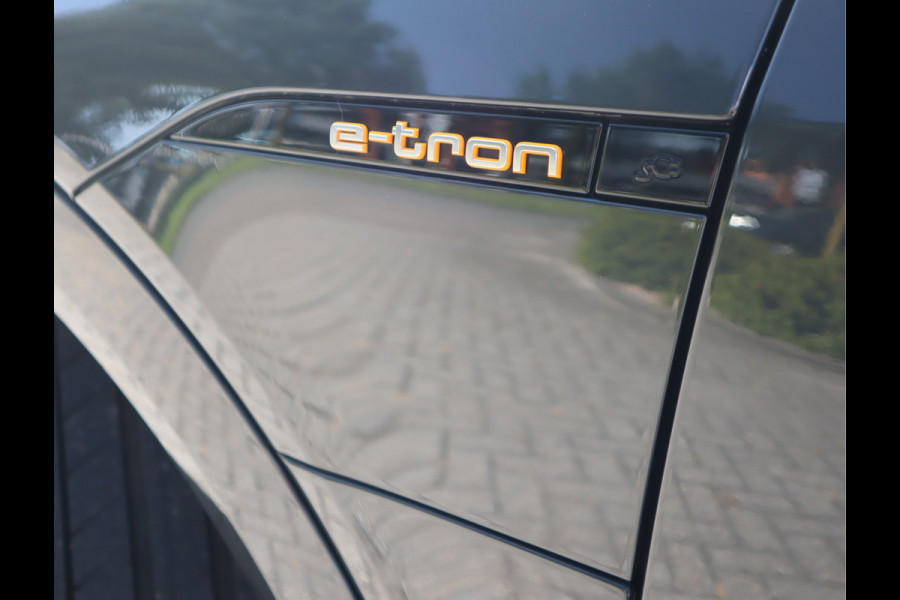 Audi e-tron 50 quattro Business edition Plus 71 kWh / Panoramadak / Sportstoelen