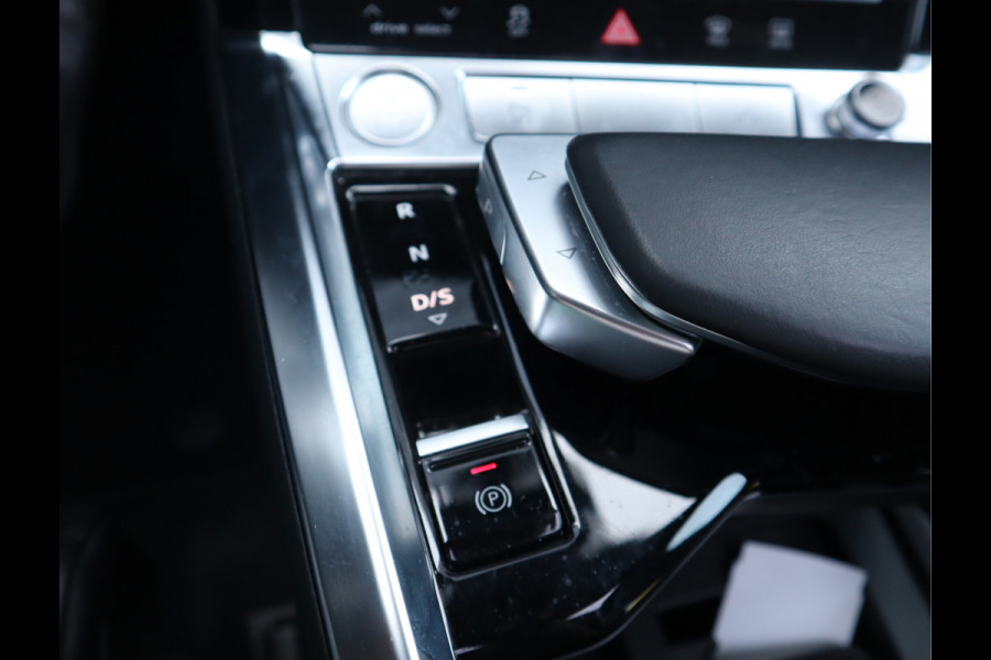 Audi e-tron 50 quattro Business edition Plus 71 kWh / Panoramadak / Sportstoelen
