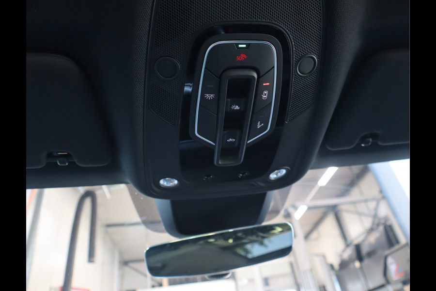 Audi e-tron 50 quattro Business edition Plus 71 kWh / Panoramadak / Sportstoelen