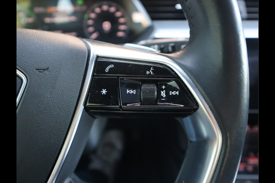 Audi e-tron 50 quattro Business edition Plus 71 kWh / Panoramadak / Sportstoelen