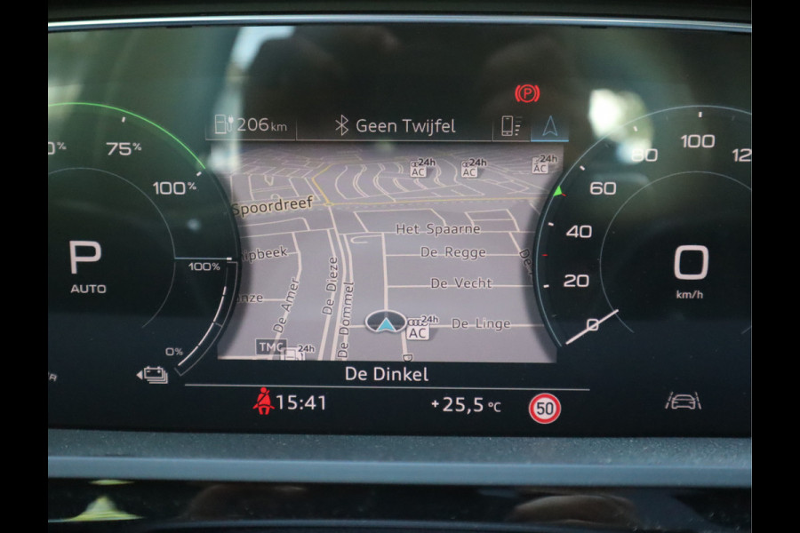 Audi e-tron 50 quattro Business edition Plus 71 kWh / Panoramadak / Sportstoelen