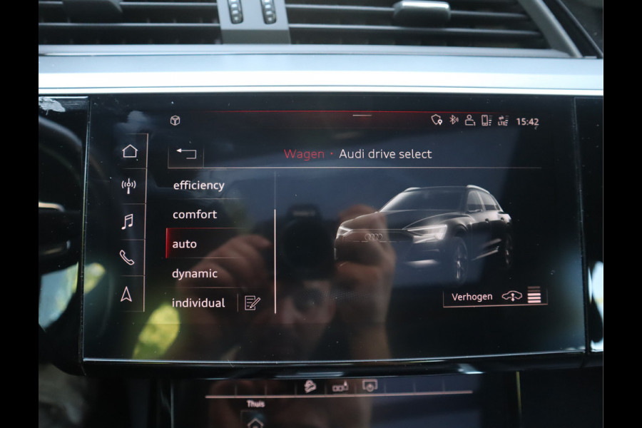 Audi e-tron 50 quattro Business edition Plus 71 kWh / Panoramadak / Sportstoelen
