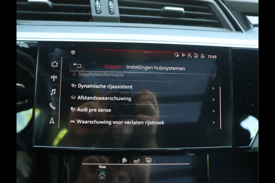 Audi e-tron 50 quattro Business edition Plus 71 kWh / Panoramadak / Sportstoelen