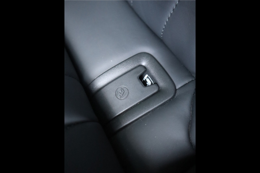 Audi e-tron 50 quattro Business edition Plus 71 kWh / Panoramadak / Sportstoelen