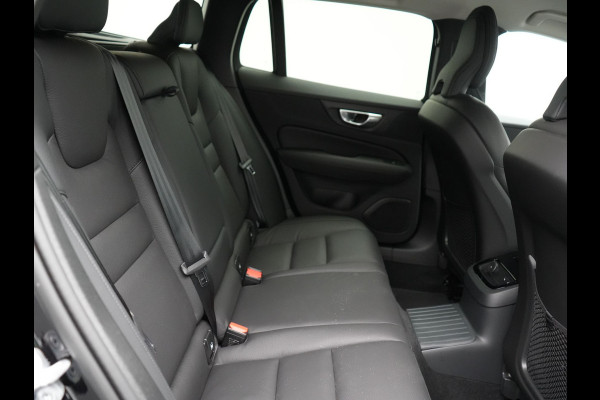 Volvo V60 T6 Plus Dark AWD Plug In Hybrid 340pk Dealer O.H PHEV | Trekhaak Af Fabriek | Adaptive Cruise | Camera | Lederen Sportstoelen Memory & Verwarmd | Google Assistant & Maps | Apple Carplay | Pilot Assist | Blis | Virtual | Navigatie | DAB |