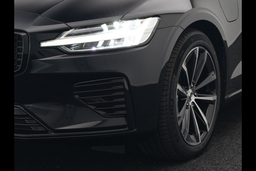 Volvo V60 T6 Plus Dark AWD Plug In Hybrid 340pk Dealer O.H PHEV | Trekhaak Af Fabriek | Adaptive Cruise | Camera | Lederen Sportstoelen Memory & Verwarmd | Google Assistant & Maps | Apple Carplay | Pilot Assist | Blis | Virtual | Navigatie | DAB |