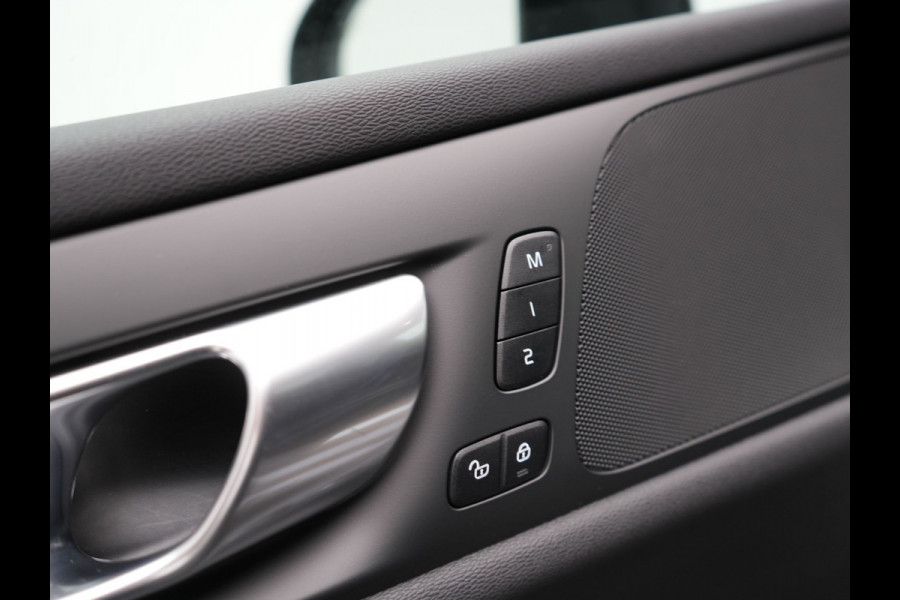 Volvo V60 T6 Plus Dark AWD Plug In Hybrid 340pk Dealer O.H PHEV | Trekhaak Af Fabriek | Adaptive Cruise | Camera | Lederen Sportstoelen Memory & Verwarmd | Google Assistant & Maps | Apple Carplay | Pilot Assist | Blis | Virtual | Navigatie | DAB |