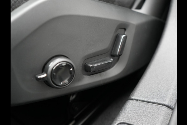Volvo V60 T6 Plus Dark AWD Plug In Hybrid 340pk Dealer O.H PHEV | Trekhaak Af Fabriek | Adaptive Cruise | Camera | Lederen Sportstoelen Memory & Verwarmd | Google Assistant & Maps | Apple Carplay | Pilot Assist | Blis | Virtual | Navigatie | DAB |