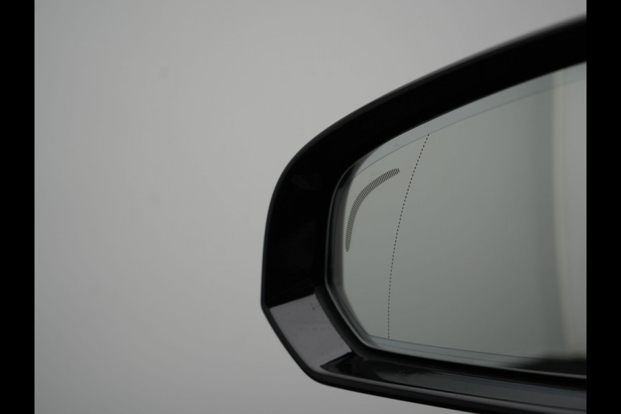 Volvo V60 T6 Plus Dark AWD Plug In Hybrid 340pk Dealer O.H PHEV | Trekhaak Af Fabriek | Adaptive Cruise | Camera | Lederen Sportstoelen Memory & Verwarmd | Google Assistant & Maps | Apple Carplay | Pilot Assist | Blis | Virtual | Navigatie | DAB |