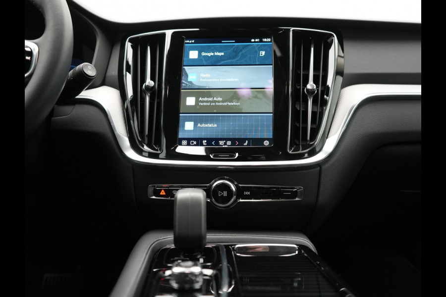 Volvo V60 T6 Plus Dark AWD Plug In Hybrid 340pk Dealer O.H PHEV | Trekhaak Af Fabriek | Adaptive Cruise | Camera | Lederen Sportstoelen Memory & Verwarmd | Google Assistant & Maps | Apple Carplay | Pilot Assist | Blis | Virtual | Navigatie | DAB |