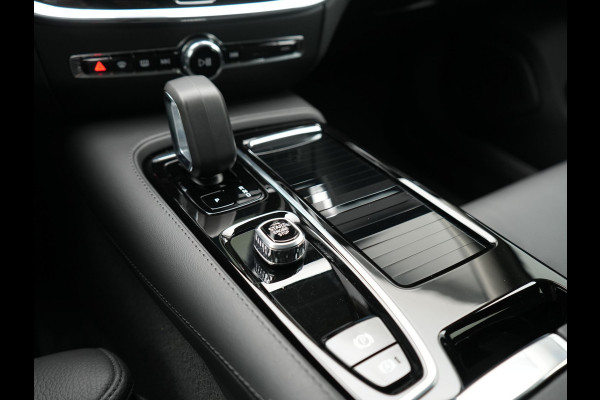 Volvo V60 T6 Plus Dark AWD Plug In Hybrid 340pk Dealer O.H PHEV | Trekhaak Af Fabriek | Adaptive Cruise | Camera | Lederen Sportstoelen Memory & Verwarmd | Google Assistant & Maps | Apple Carplay | Pilot Assist | Blis | Virtual | Navigatie | DAB |
