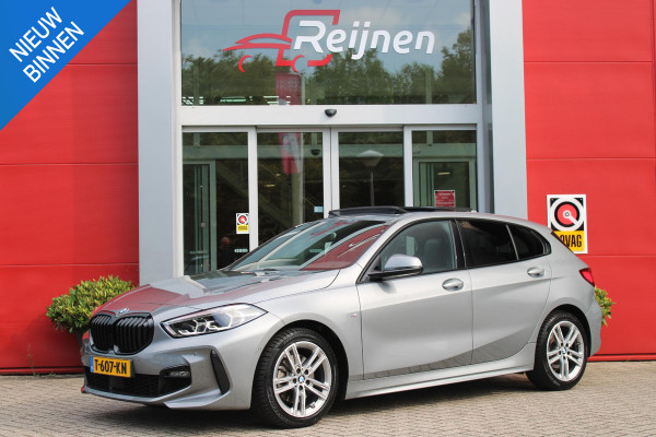 BMW 1-serie 118i 136PK INTRODUCTION EDITION M-SPORT | PANORAMISCH SCHUIF/KANTEL DAK | SHADOW LINE PAKKET | SFEER VERLICHTING | LEDEREN BEKLEDING "DAKOTA GEPERFOREERD" | ACHTERUITRIJ CAMERA | PARKEERSENSOREN VOOR EN ACHTER | ALARM | STOEL VERWARMING | DRAADLOZE APPLE CARPLAY/ANDROID AUTO | LICHTMETALEN VELGEN 17" | LANE ASSIST | DAB+ RADIO | SPORT STOELEN | WARMTE WEREND GLAS  | BMW LIVE COCKPIT PROFESSIONAL |