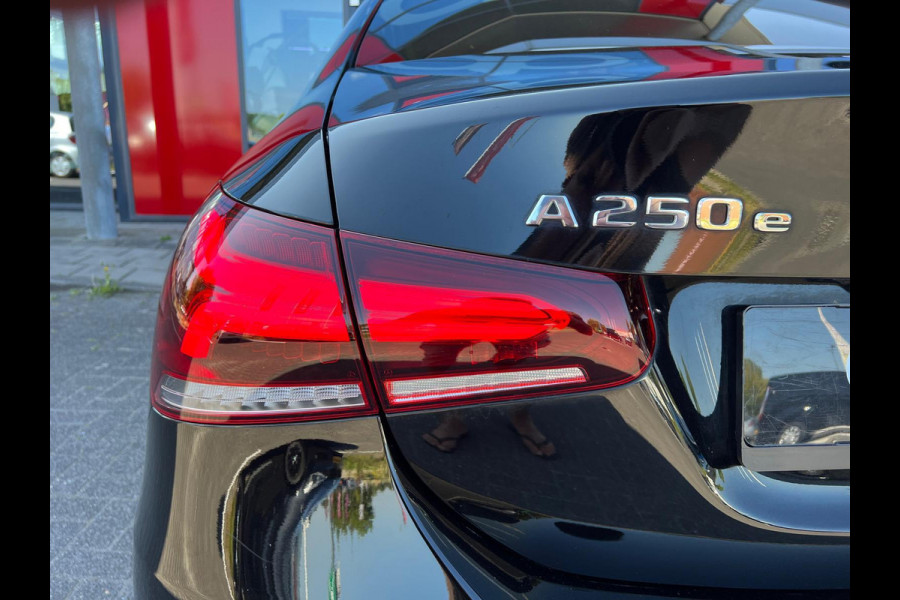 Mercedes-Benz A-Klasse 250 e Business Solution AMG Limited