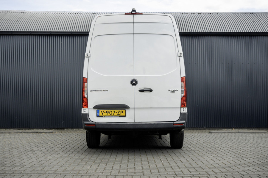 Mercedes-Benz Sprinter 311CDI L2H2 | CarPlay | Climate | Camera | Inrichting | Omvormer | Oprijplaat | Euro 6