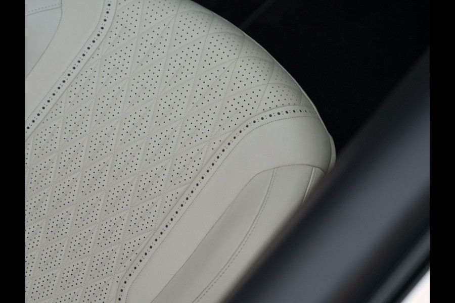 Aston Martin DB12 Volante 4.0 V8 | Ultramarine | B&W audio | Subliem!