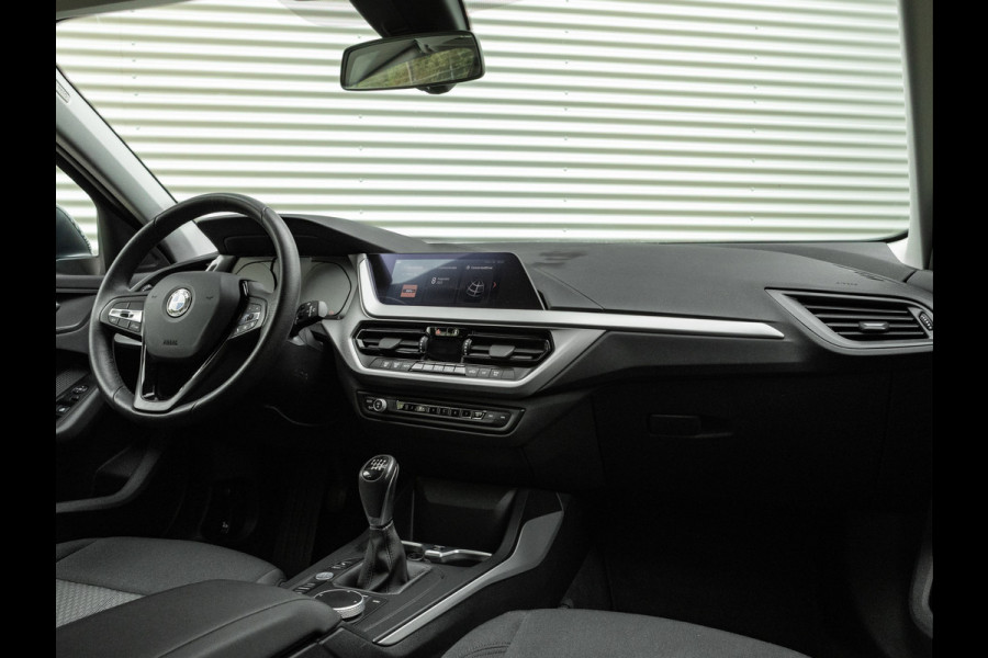 BMW 1-serie 116i - 6192km!! - DAB - Active Guard Plus - PDC voor+achter