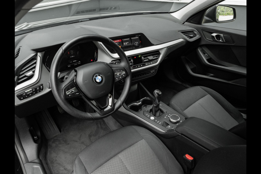 BMW 1-serie 116i - 6192km!! - DAB - Active Guard Plus - PDC voor+achter