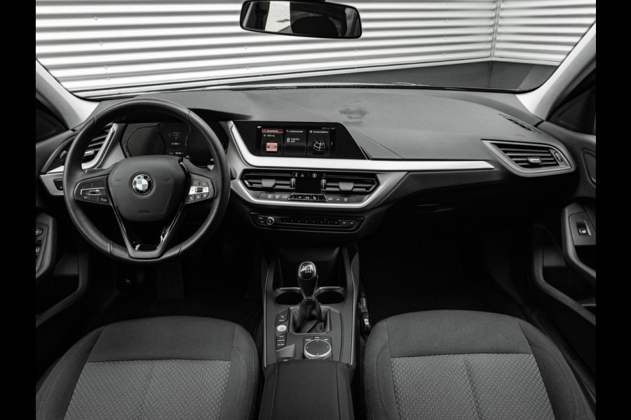 BMW 1-serie 116i - 6192km!! - DAB - Active Guard Plus - PDC voor+achter