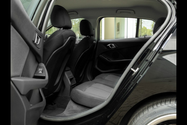 BMW 1-serie 116i - 6192km!! - DAB - Active Guard Plus - PDC voor+achter