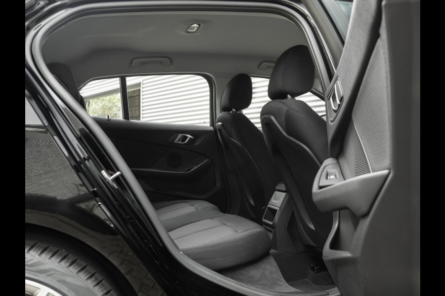 BMW 1-serie 116i - 6192km!! - DAB - Active Guard Plus - PDC voor+achter