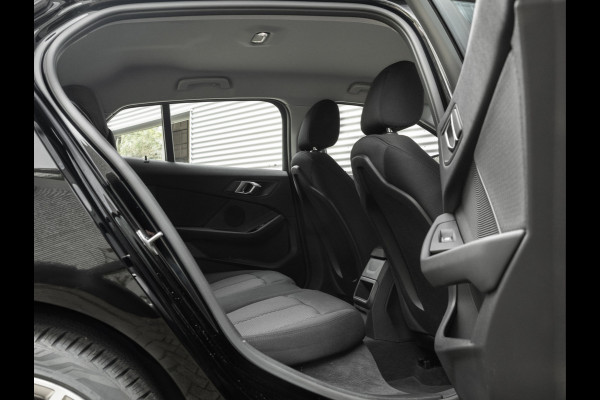 BMW 1-serie 116i - 6192km!! - DAB - Active Guard Plus - PDC voor+achter