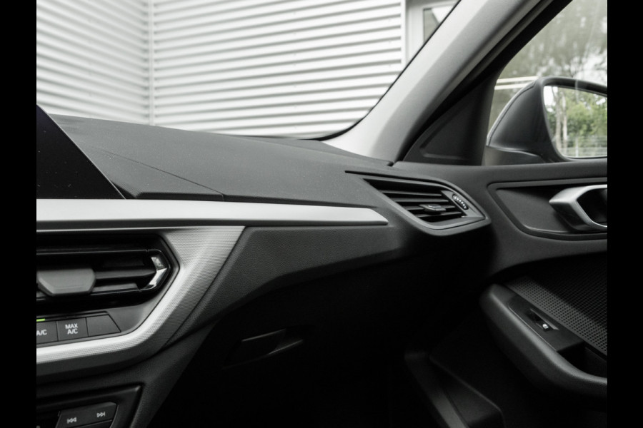BMW 1-serie 116i - 6192km!! - DAB - Active Guard Plus - PDC voor+achter