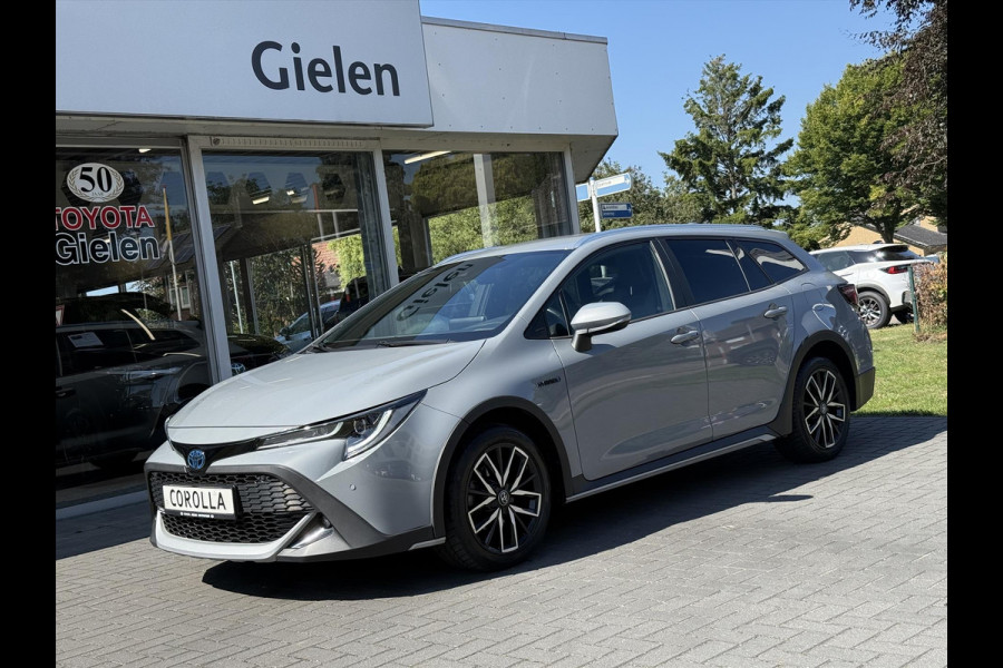 Toyota Corolla Touring Sports 1.8 Hybrid TREK | Parkeersensoren, Navigatie, Apple CarPlay/Android Auto, Stoel + Stuurverwarming