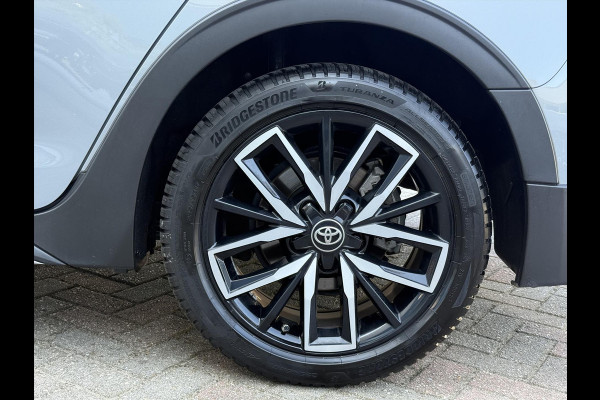 Toyota Corolla Touring Sports 1.8 Hybrid TREK | Parkeersensoren, Navigatie, Apple CarPlay/Android Auto, Stoel + Stuurverwarming