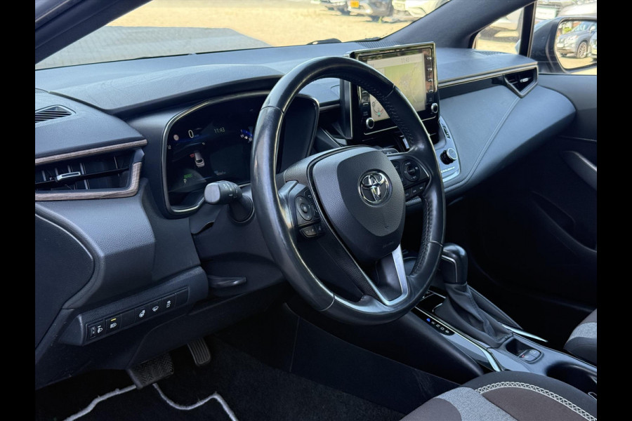 Toyota Corolla Touring Sports 1.8 Hybrid TREK | Parkeersensoren, Navigatie, Apple CarPlay/Android Auto, Stoel + Stuurverwarming
