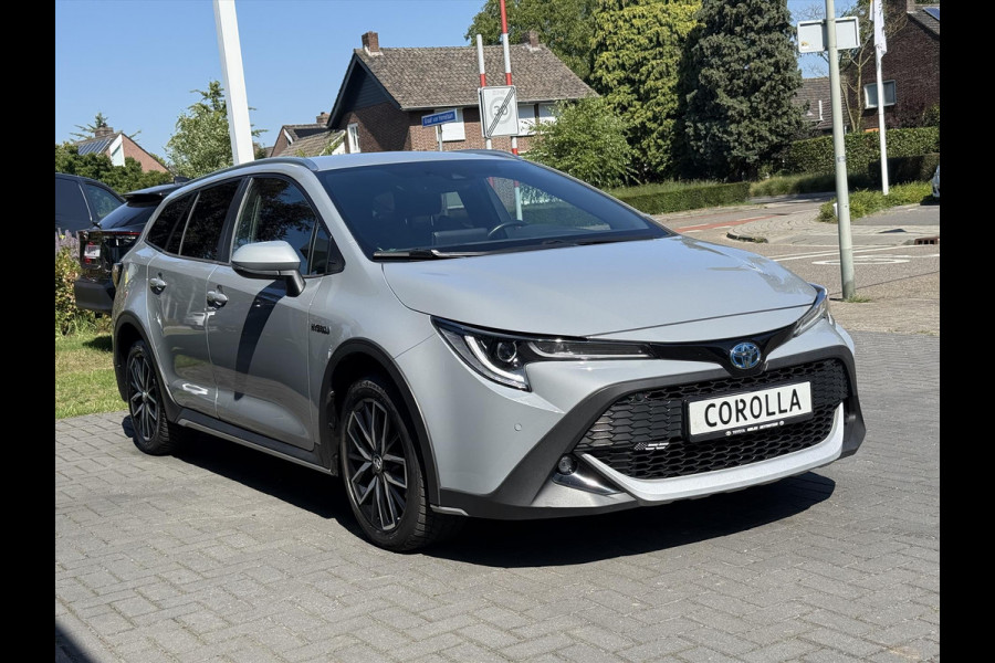Toyota Corolla Touring Sports 1.8 Hybrid TREK | Parkeersensoren, Navigatie, Apple CarPlay/Android Auto, Stoel + Stuurverwarming