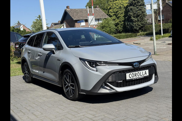 Toyota Corolla Touring Sports 1.8 Hybrid TREK | Parkeersensoren, Navigatie, Apple CarPlay/Android Auto, Stoel + Stuurverwarming