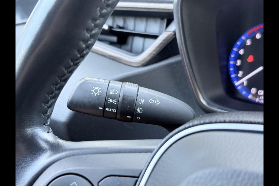 Toyota Corolla Touring Sports 1.8 Hybrid TREK | Parkeersensoren, Navigatie, Apple CarPlay/Android Auto, Stoel + Stuurverwarming