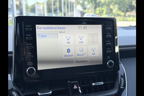 Toyota Corolla Touring Sports 1.8 Hybrid TREK | Parkeersensoren, Navigatie, Apple CarPlay/Android Auto, Stoel + Stuurverwarming