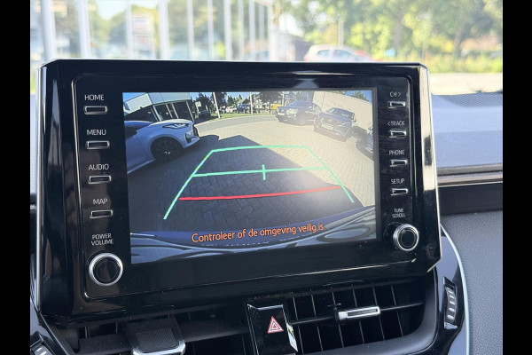 Toyota Corolla Touring Sports 1.8 Hybrid TREK | Parkeersensoren, Navigatie, Apple CarPlay/Android Auto, Stoel + Stuurverwarming