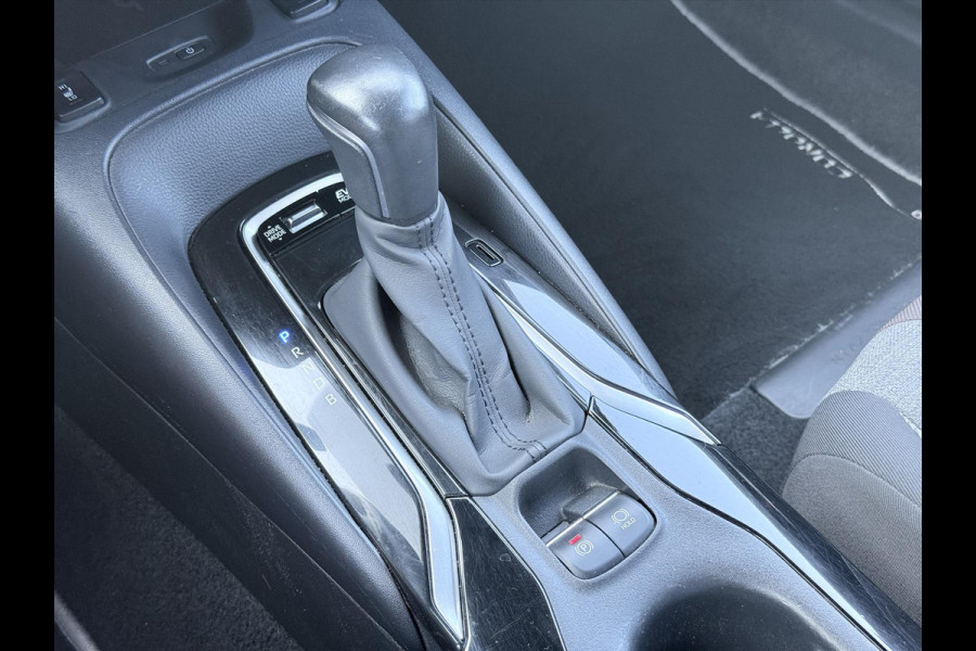 Toyota Corolla Touring Sports 1.8 Hybrid TREK | Parkeersensoren, Navigatie, Apple CarPlay/Android Auto, Stoel + Stuurverwarming