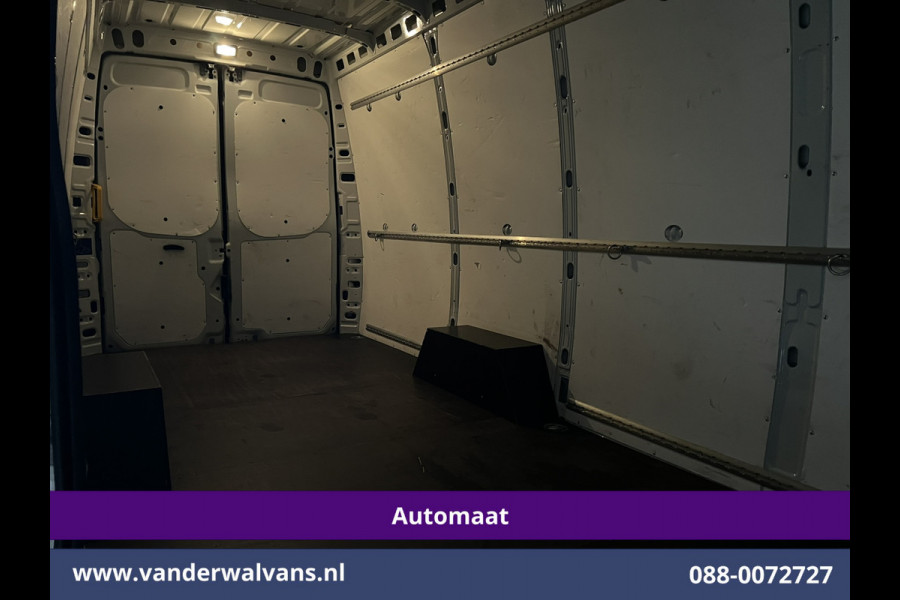 Iveco Daily 35S16V 160pk Automaat L3H2 Euro6 Airco | LED | 3500kg trekvermogen Bijrijdersbank
