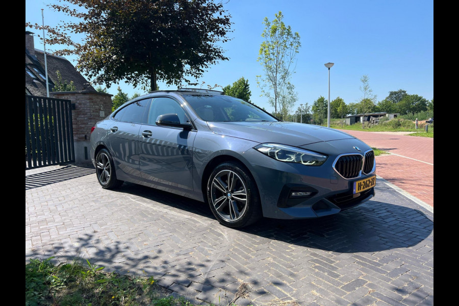 BMW 2 Serie Gran Coupé 218i High Executive Edition | Panoramadak | Lederen Bekleding | Led koplampen | NL-Auto |