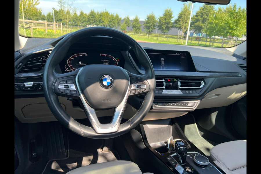 BMW 2 Serie Gran Coupé 218i High Executive Edition | Panoramadak | Lederen Bekleding | Led koplampen | NL-Auto |