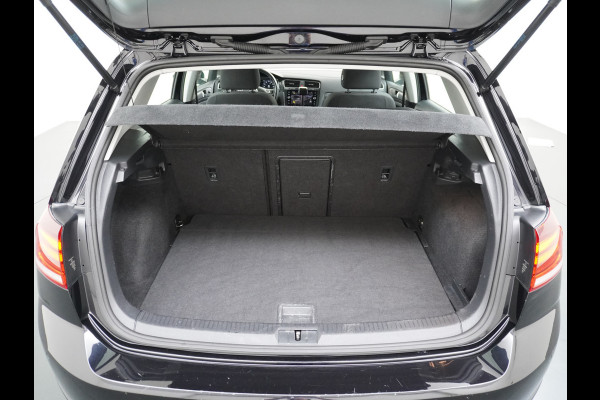 Volkswagen e-Golf E-DITION AUT. Adaptive Cruise Apple Carplay Android Navi Climatronic Pdc Led Regen-Lichtsensor 36kWh Bluetooth Car-Net App-Connect Licht-/regensensor App-Connect 1e Eigenaar, 8 jaar of 160.000 kilometer garantie op de hoogvoltaccu vanaf nieuw