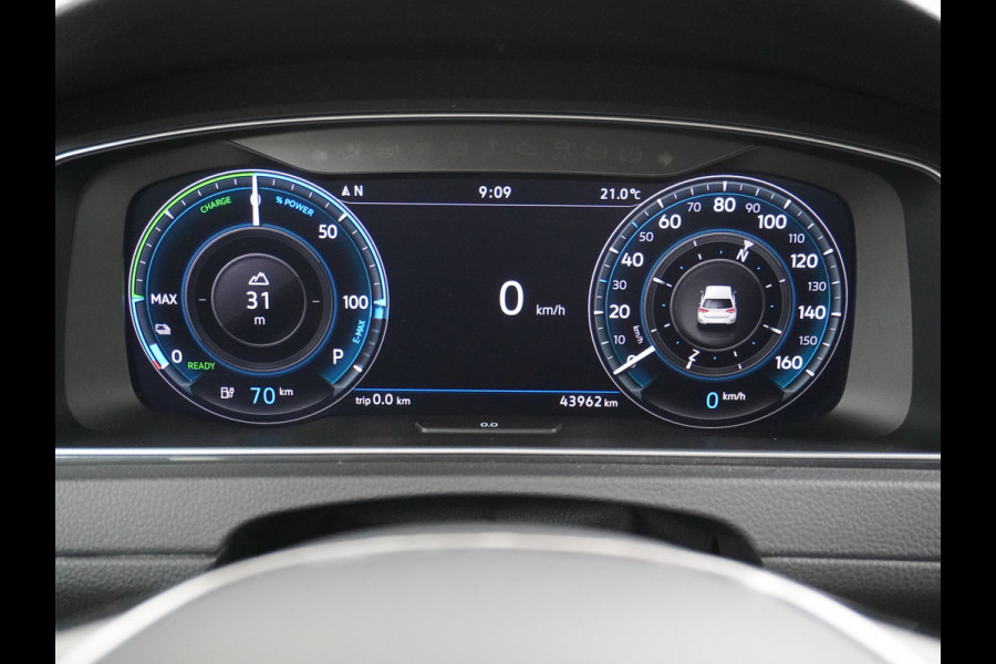 Volkswagen e-Golf E-DITION AUT. Adaptive Cruise Apple Carplay Android Navi Climatronic Pdc Led Regen-Lichtsensor 36kWh Bluetooth Car-Net App-Connect Licht-/regensensor App-Connect 1e Eigenaar, 8 jaar of 160.000 kilometer garantie op de hoogvoltaccu vanaf nieuw