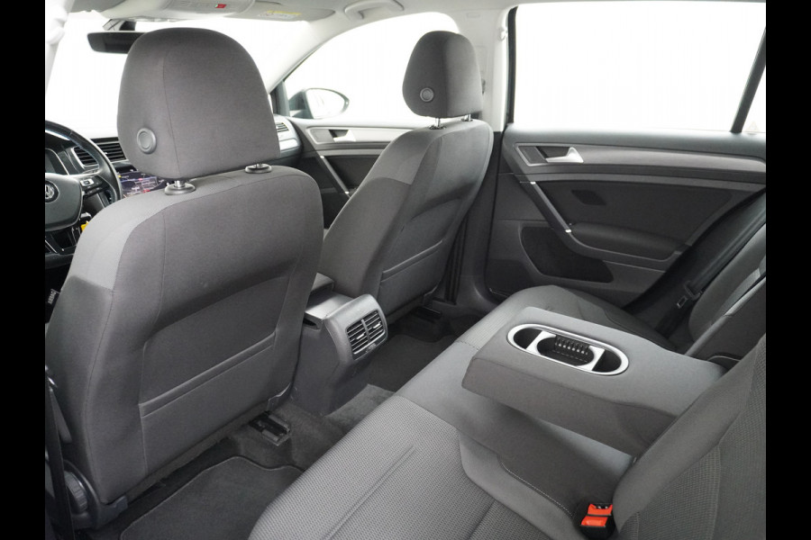 Volkswagen e-Golf E-DITION AUT. Adaptive Cruise Apple Carplay Android Navi Climatronic Pdc Led Regen-Lichtsensor 36kWh Bluetooth Car-Net App-Connect Licht-/regensensor App-Connect 1e Eigenaar, 8 jaar of 160.000 kilometer garantie op de hoogvoltaccu vanaf nieuw