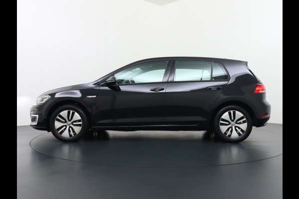 Volkswagen e-Golf E-DITION AUT. Adaptive Cruise Apple Carplay Android Navi Climatronic Pdc Led Regen-Lichtsensor 36kWh Bluetooth Car-Net App-Connect Licht-/regensensor App-Connect 1e Eigenaar, 8 jaar of 160.000 kilometer garantie op de hoogvoltaccu vanaf nieuw