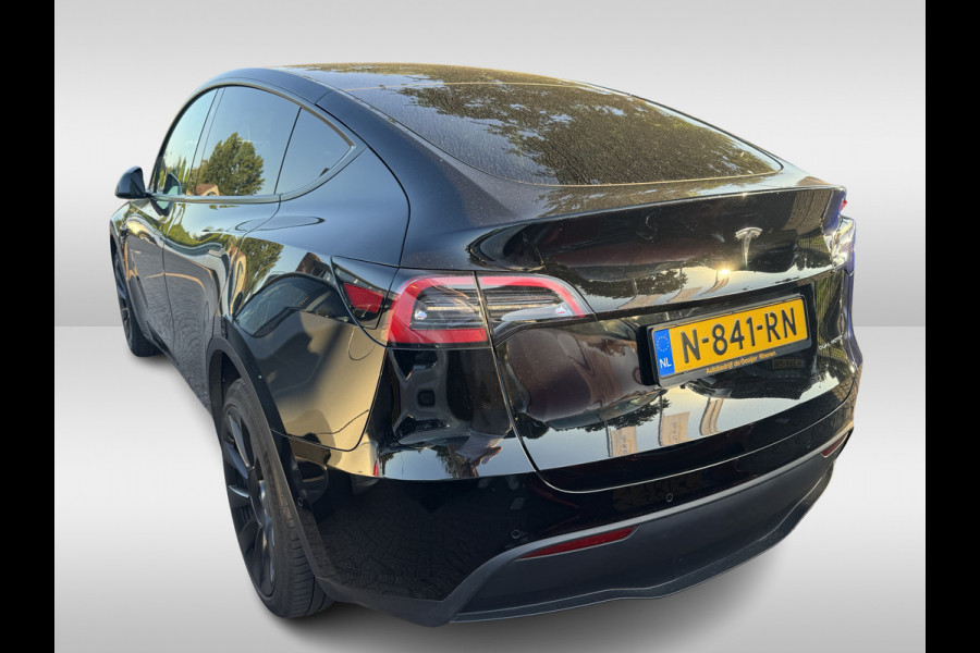 Tesla Model Y Long Range AWD 75 kWh / Autopilot / Panoramadak / Camera / 21'' / Keyless / Leder / Dodehoek / Navigatie / Stoelverwarming