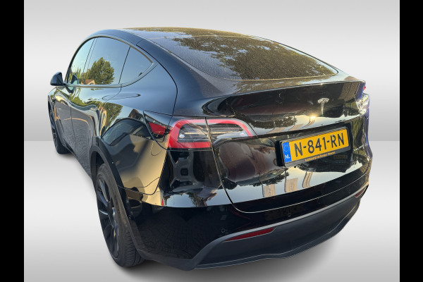 Tesla Model Y Long Range AWD 75 kWh / Autopilot / Panoramadak / Camera / 21'' / Keyless / Leder / Dodehoek / Navigatie / Stoelverwarming