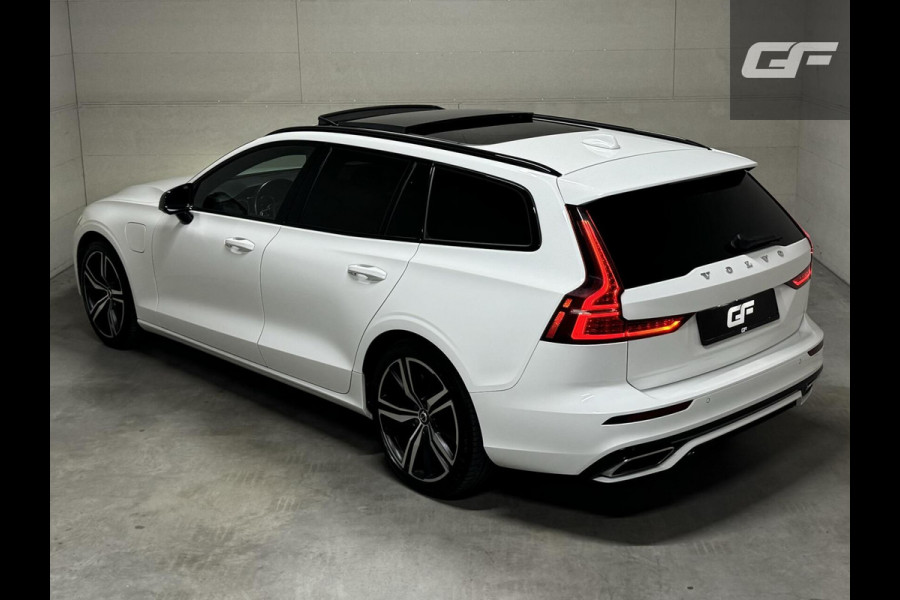 Volvo V60 2.0 T8 Recharge AWD R-Design Pano H/K Trekh. CarPlay