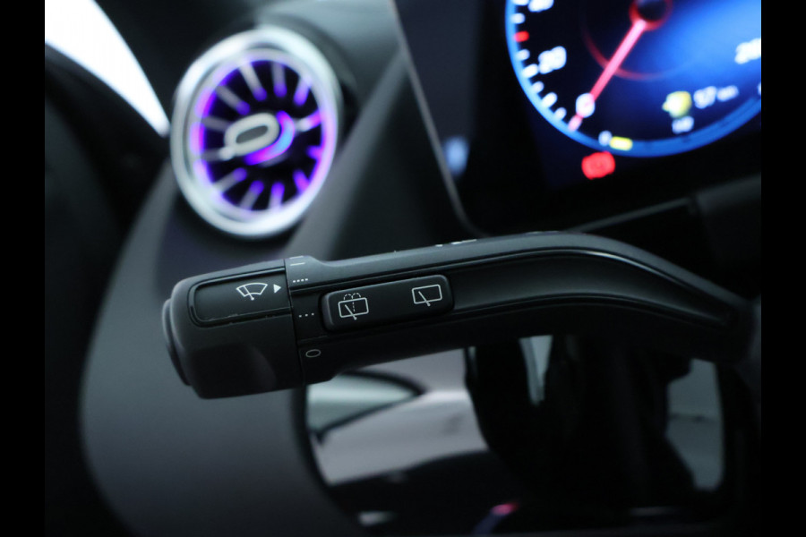 Mercedes-Benz GLA 250 e AMG Plug-In Hybride | Panoramadak | Elect bed. voorstoelen met menory | Camera achter parking support | 5 spaakslichtmetalen velgen | Inclusief 24 maanden MB Certified garantie voor Europa.